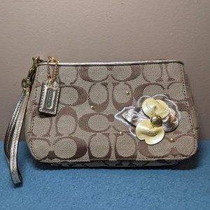 Coach - Wristlet